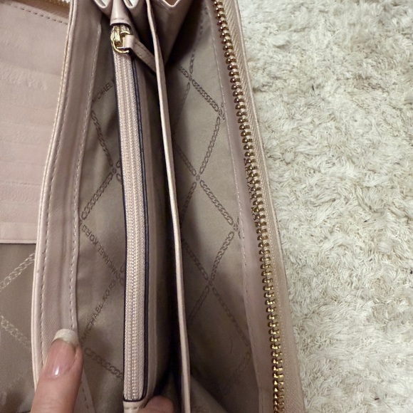 Michael Kors Tan Quilted Wallet - Picture 9 of 14